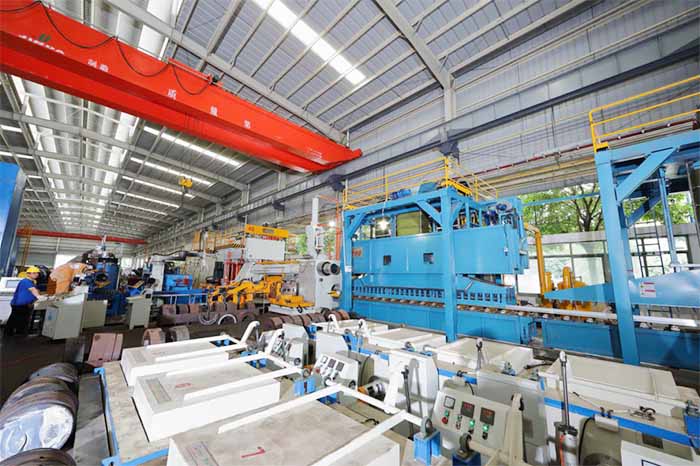 鋁型材定制開(kāi)模鋁型材擠壓車間